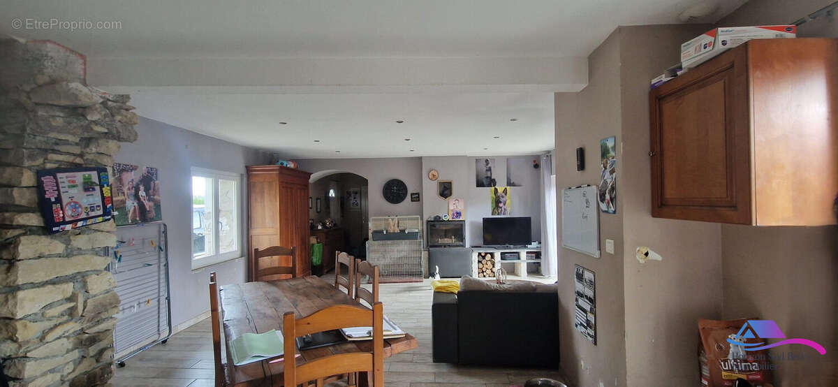 Pièce de vie - Maison à VICQ-EXEMPLET