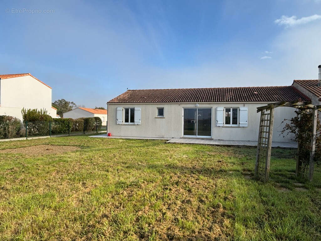 Maison à GRUES