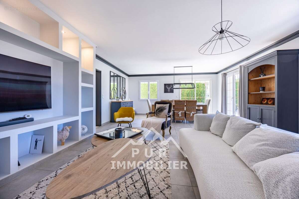 Maison à SAINT-CERGUES