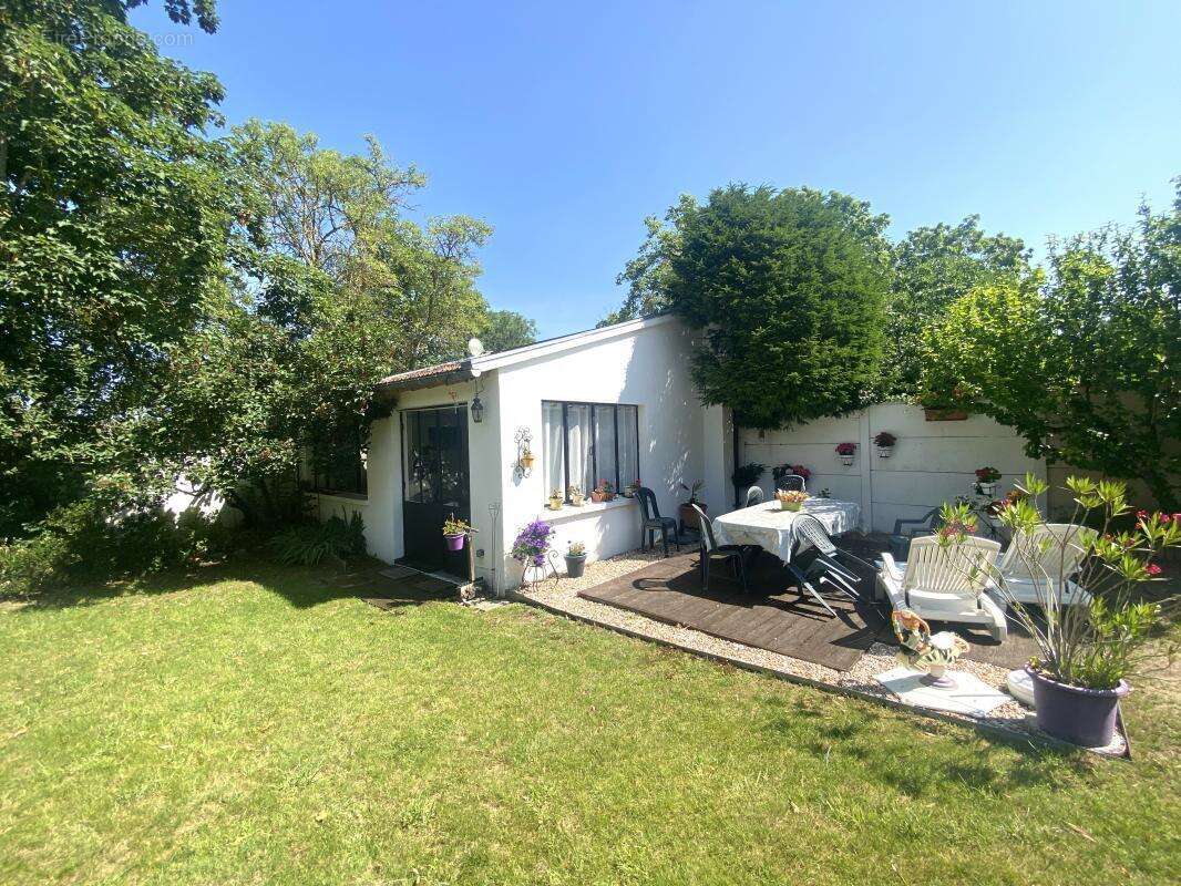 Maison à BONNIERES-SUR-SEINE