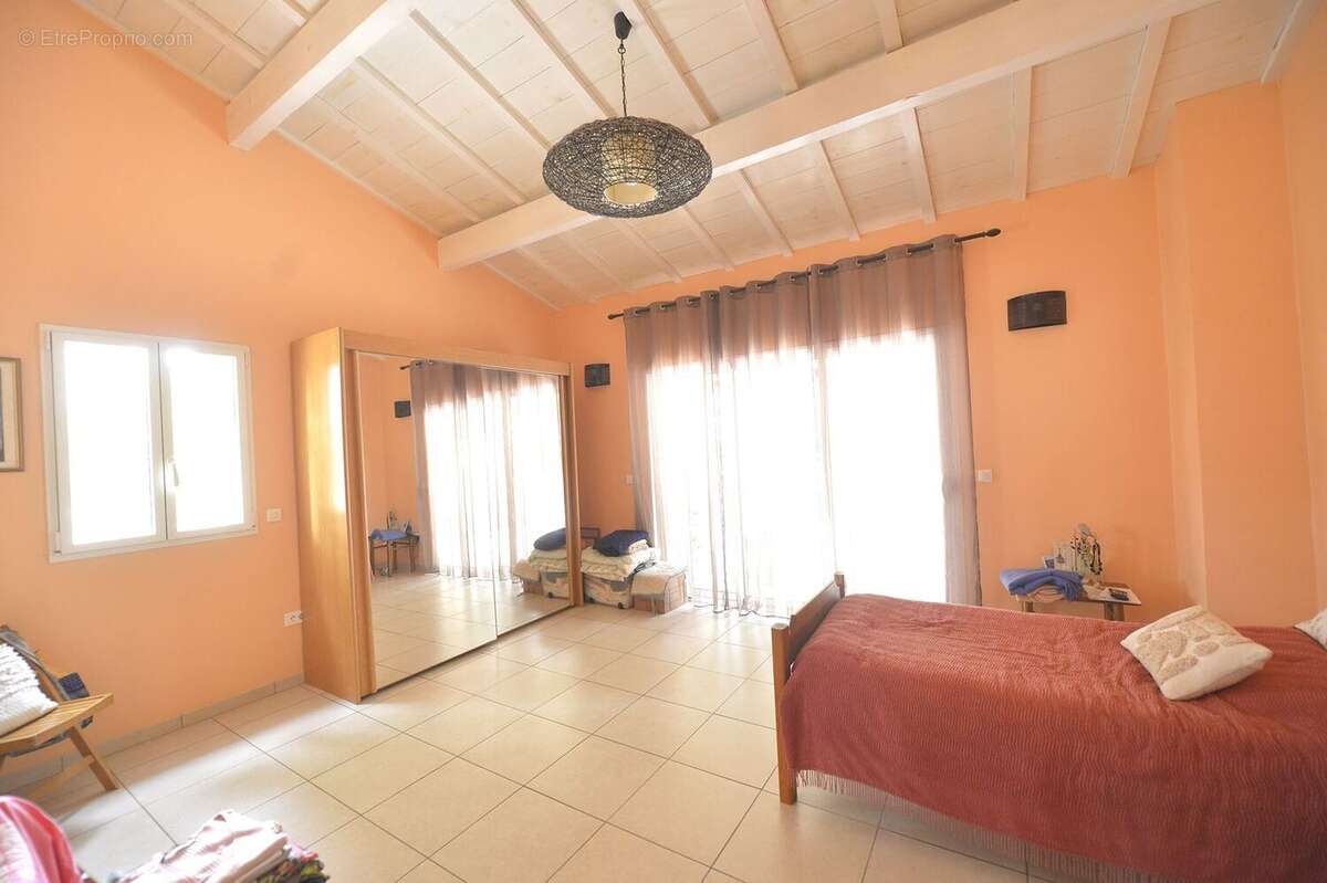 Maison à MESCHERS-SUR-GIRONDE