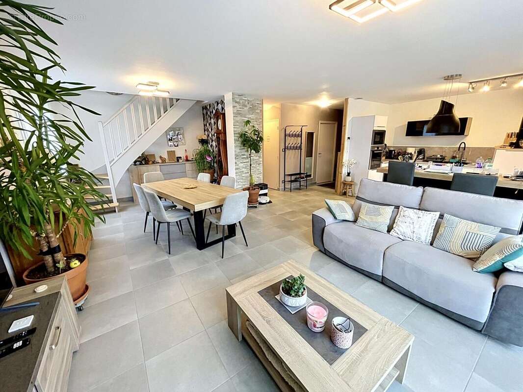 Maison 126 m² à Marcille-La-Ville  - photo 5
