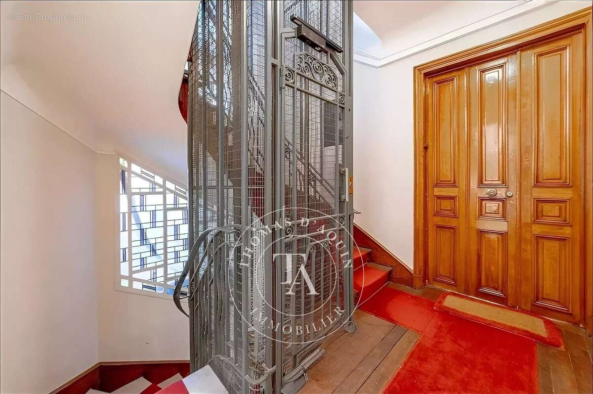 Appartement à PARIS-14E