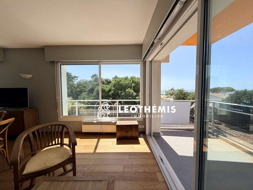 Appartement 69 m² à Saint-Georges-De-Didonne  - photo 4