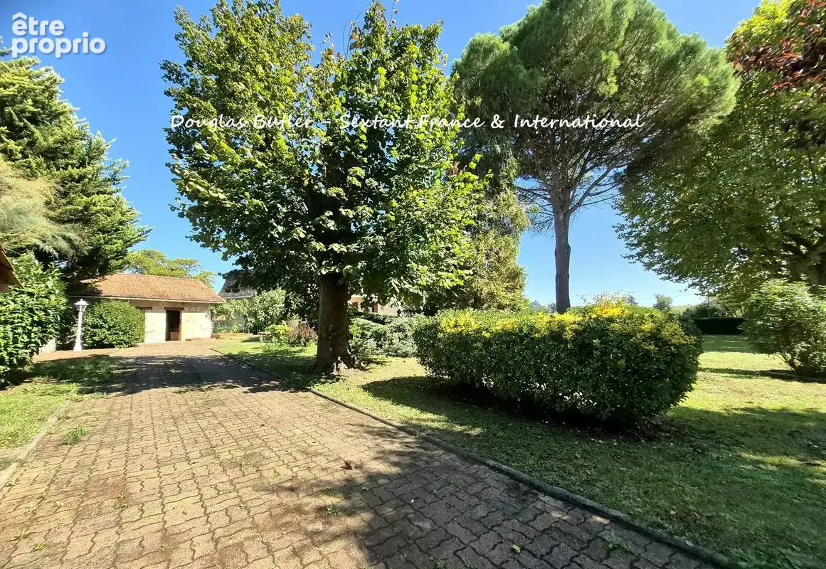 Elegante propriete avec parc et piscine, vue sue la Dordogne - photo 4