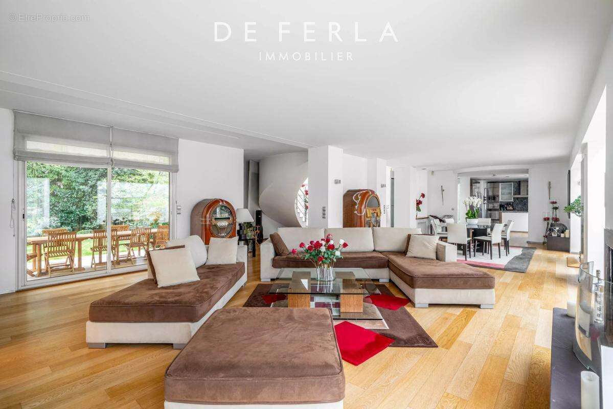 Maison à NEUILLY-SUR-SEINE