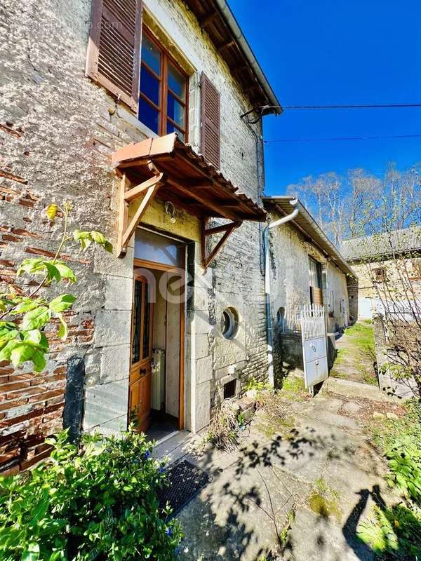 Maison à AIGUEPERSE