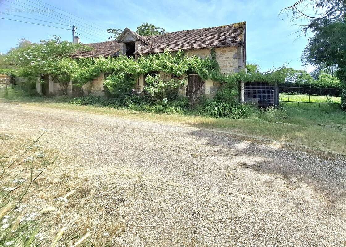 Maison à JUILLE