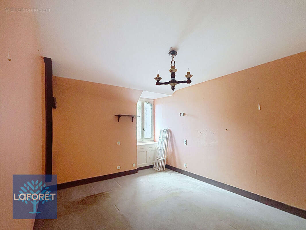 Maison à CHATILLON-EN-VENDELAIS