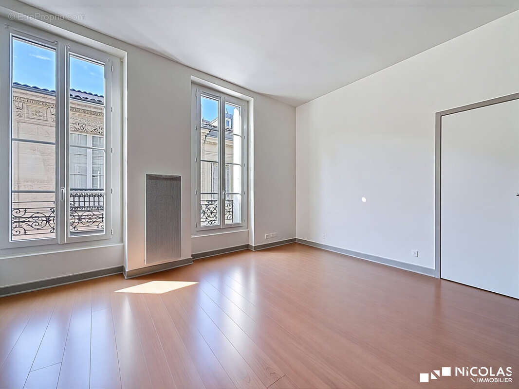 Appartement à BORDEAUX