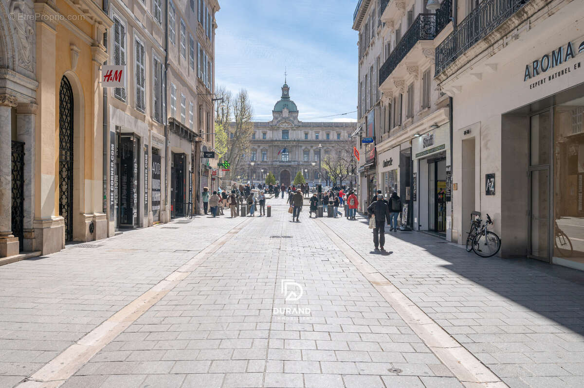 Appartement à MARSEILLE-6E