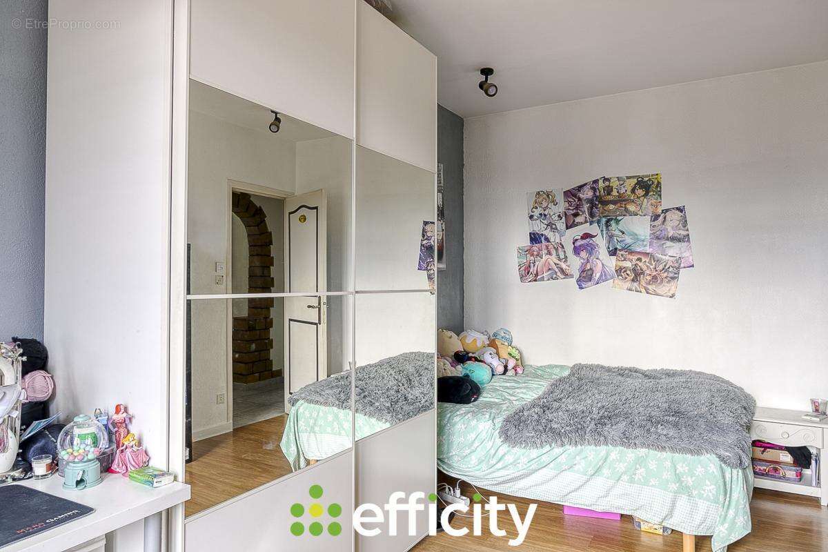 Maison à SALAISE-SUR-SANNE