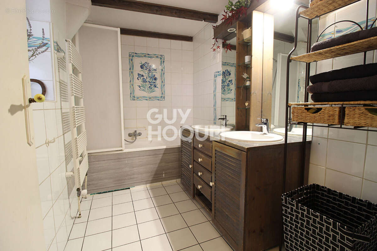 Maison à CHEVRY-COSSIGNY