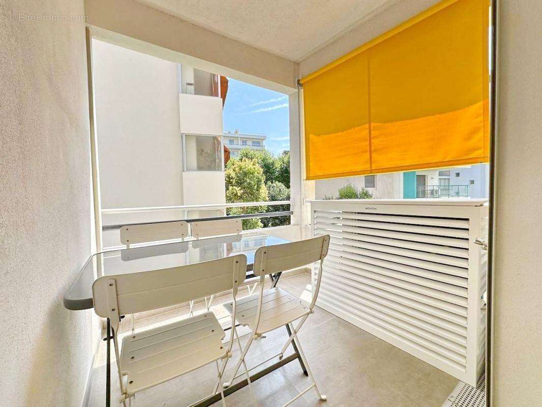 Appartement 3P rénové, 66 m², terrasse Sud-Est à 200 m des plages – Cannes Basse Californie  - photo 3