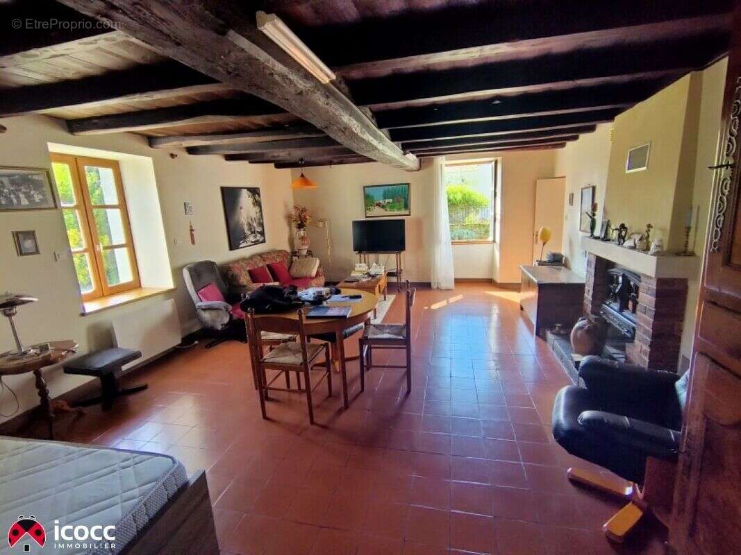 Maison à SAINTE-GEMME-LA-PLAINE