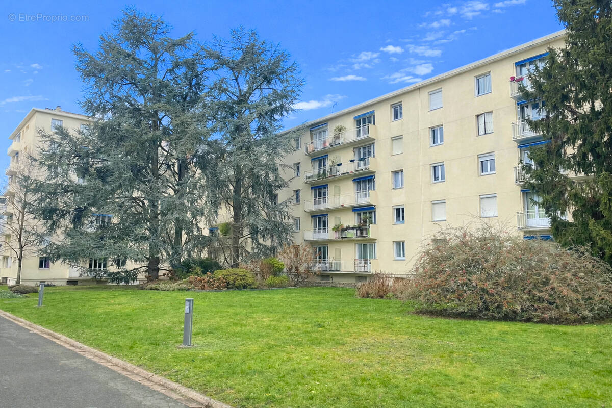 Appartement à NOGENT-SUR-MARNE