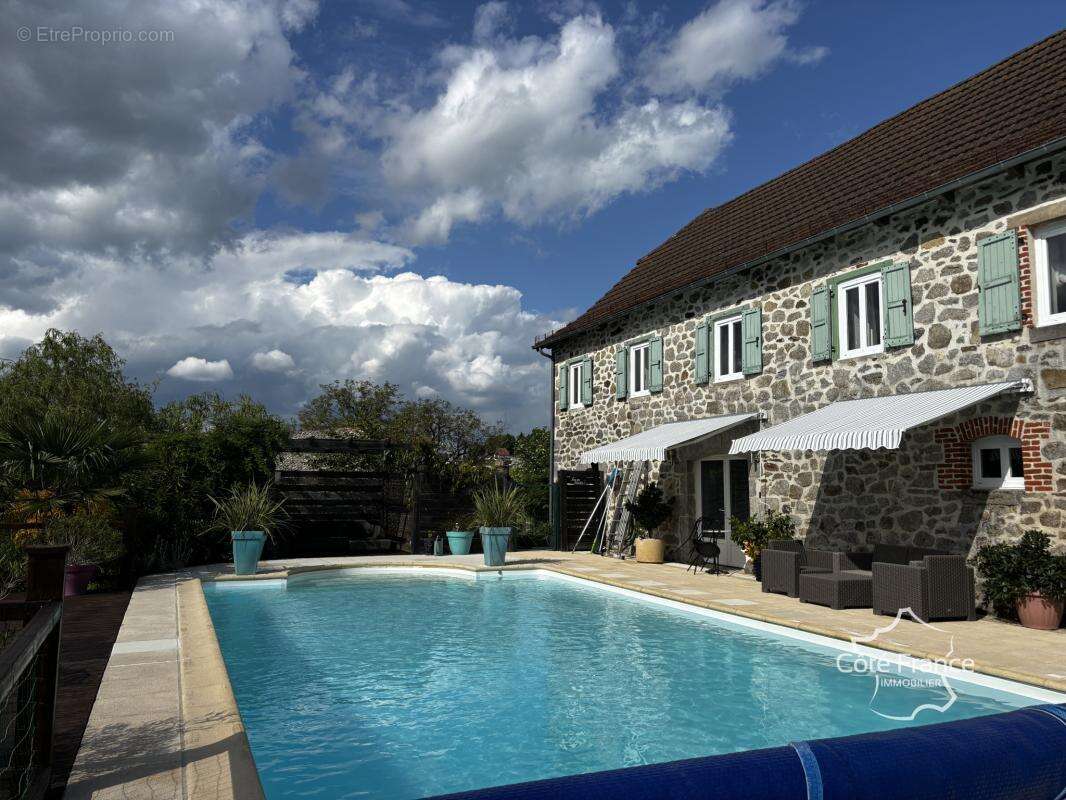 Maison à JUNHAC