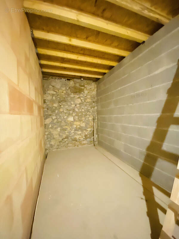 Maison à ENTRE-DEUX-GUIERS