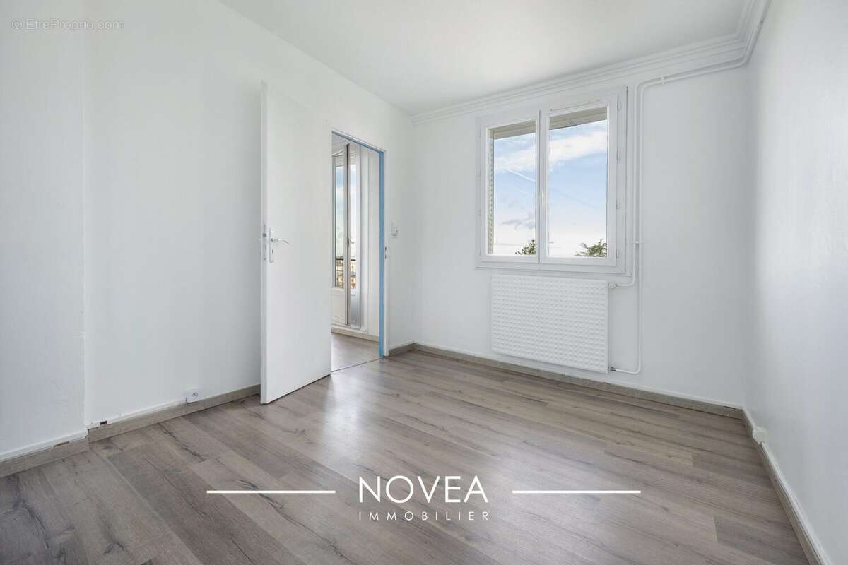 Appartement à MEYZIEU