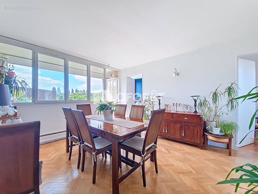 Appartement à VERNEUIL-SUR-SEINE