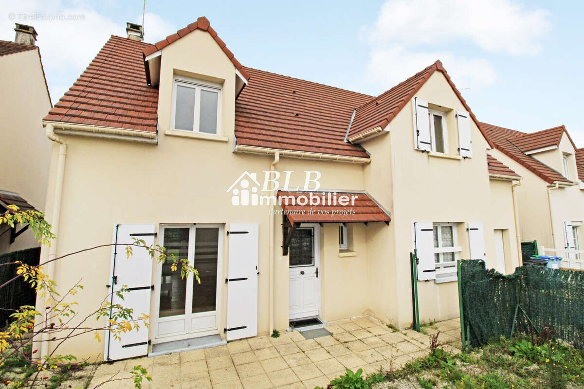 Maison à LE PERRAY-EN-YVELINES