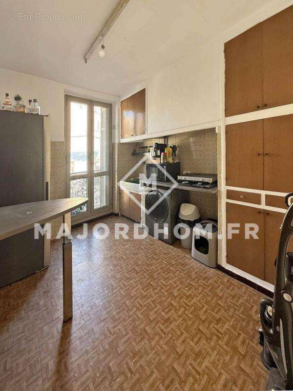 Appartement à MARSEILLE-3E