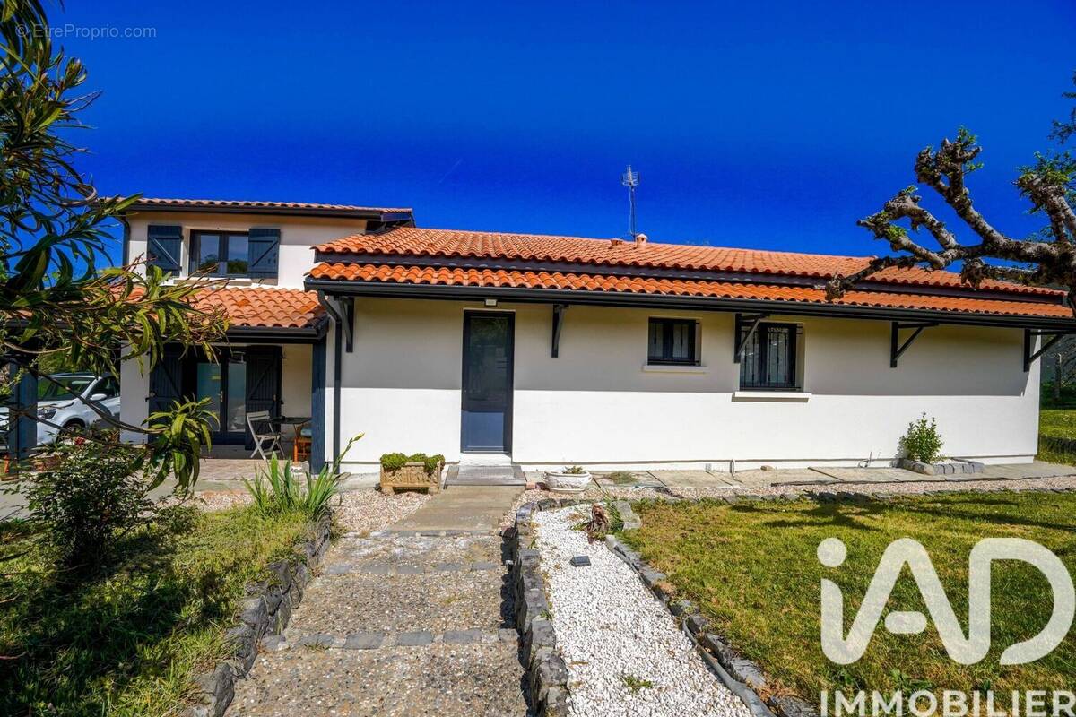 Photo 1 - Maison à FARGUES-SAINT-HILAIRE