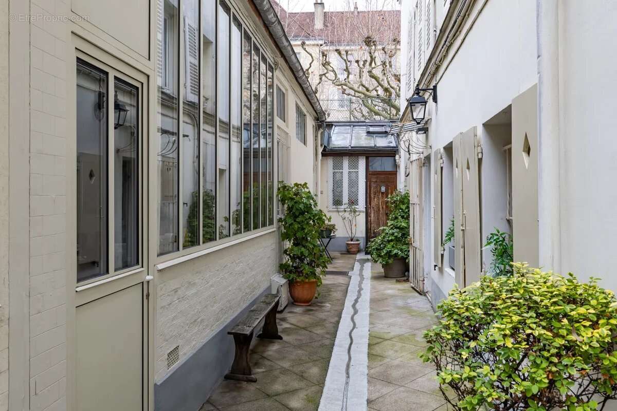 Appartement à PARIS-18E