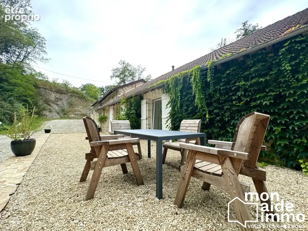 Maison 6 pièces 225 m² à vendre à Saint-Romain-Et-Saint-Clement (24800) - photo 3