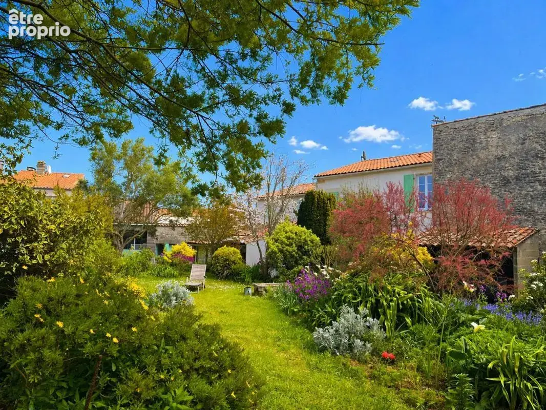 Maison 10 pièces 235 m² à vendre à Le Bois-Plage-En-Re (17580) - photo 2