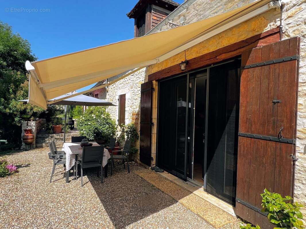 Maison à COULAURES