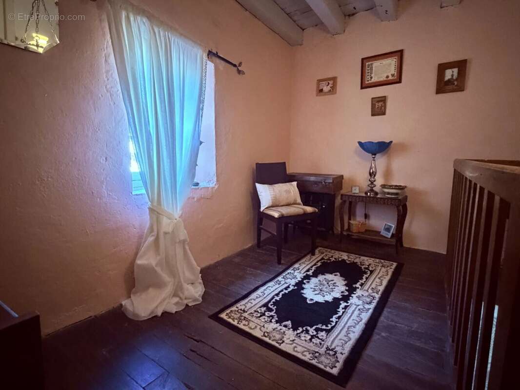 Appartement à MAGNAC-LAVAL