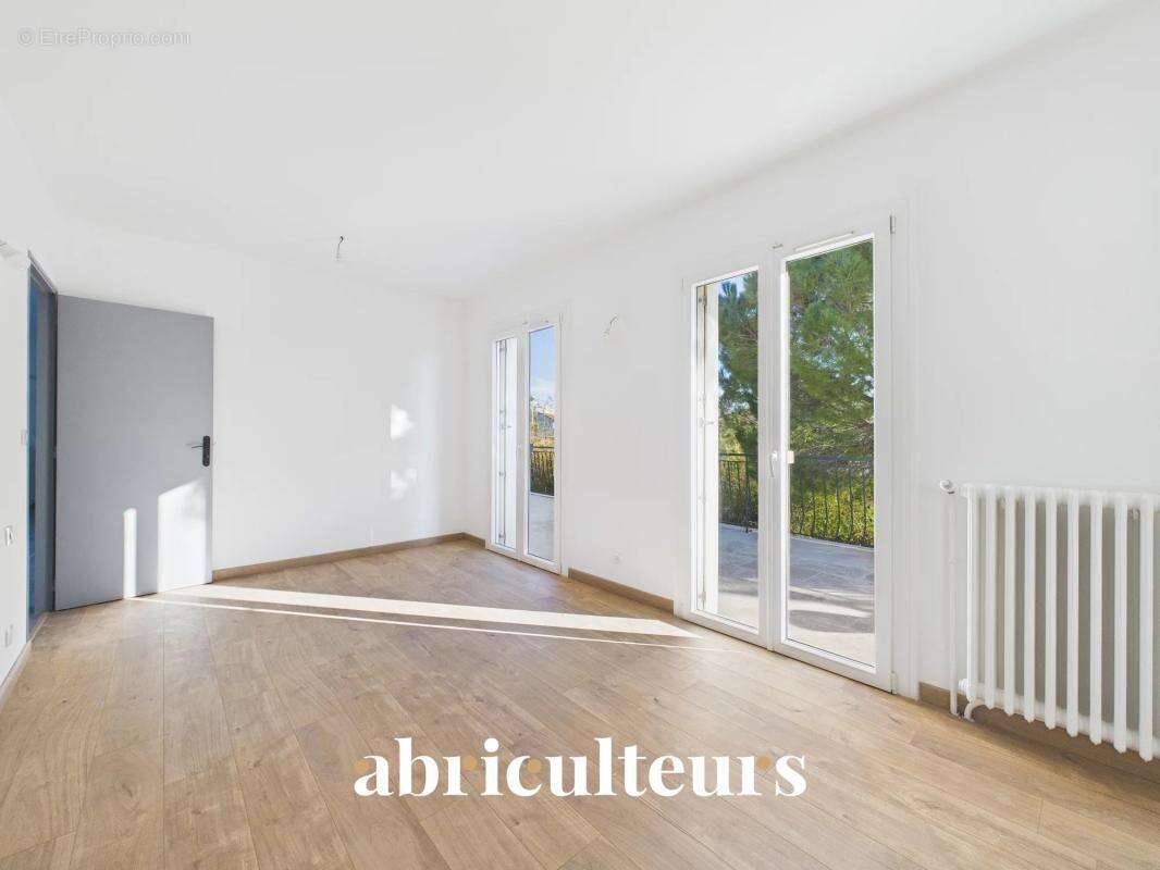 Belle maison T4 avec possibilité d'aménagement, terrasses et jardin à Eguilles (13510) - photo 11