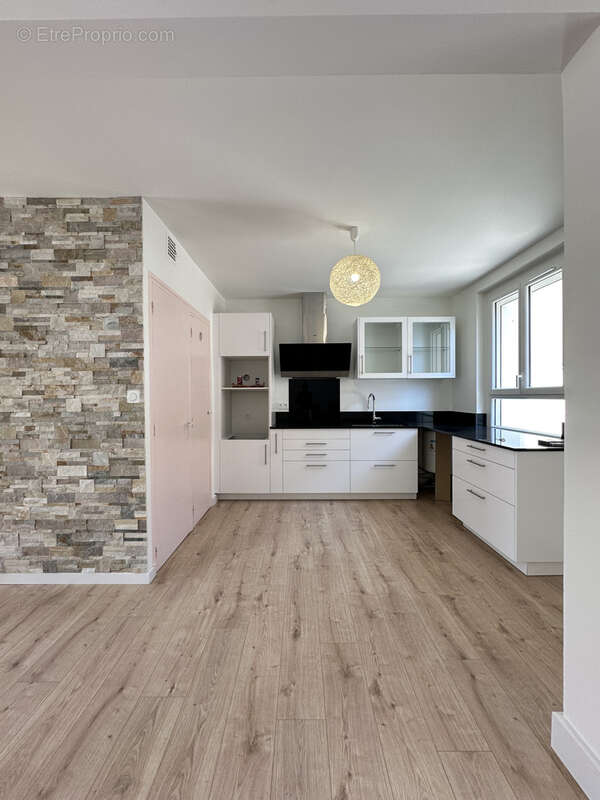 Maison rénovée, 3 chambres, terrasse - photo 2