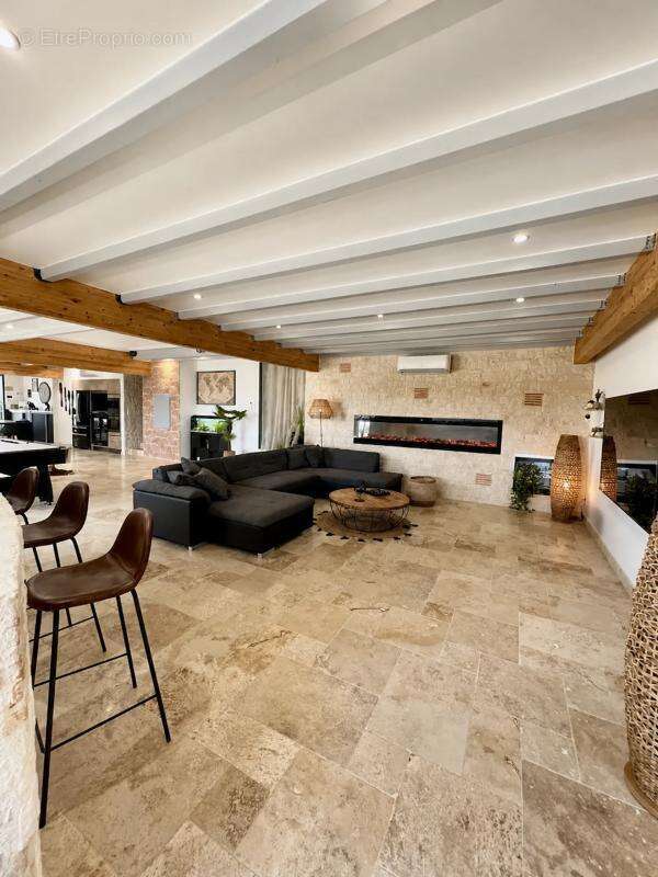 Villa de 12 pièces de 650 m² à Saint-Nexans - photo 3