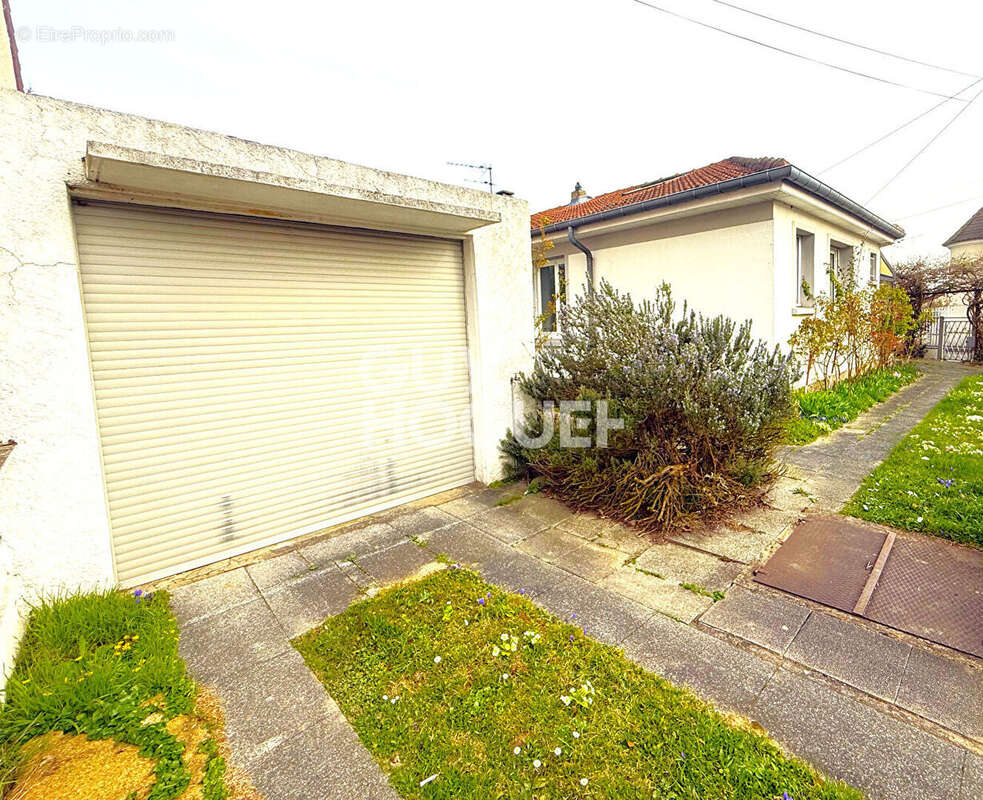 Maison à L'HAY-LES-ROSES