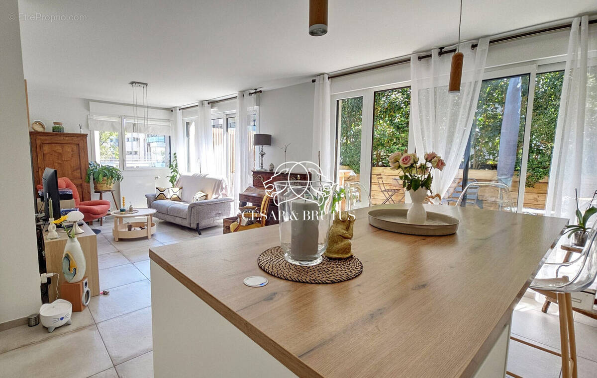 Appartement à TASSIN-LA-DEMI-LUNE