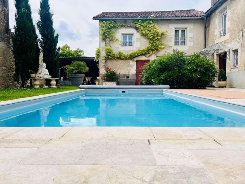 Maison bourgeoise 267m² - photo 2