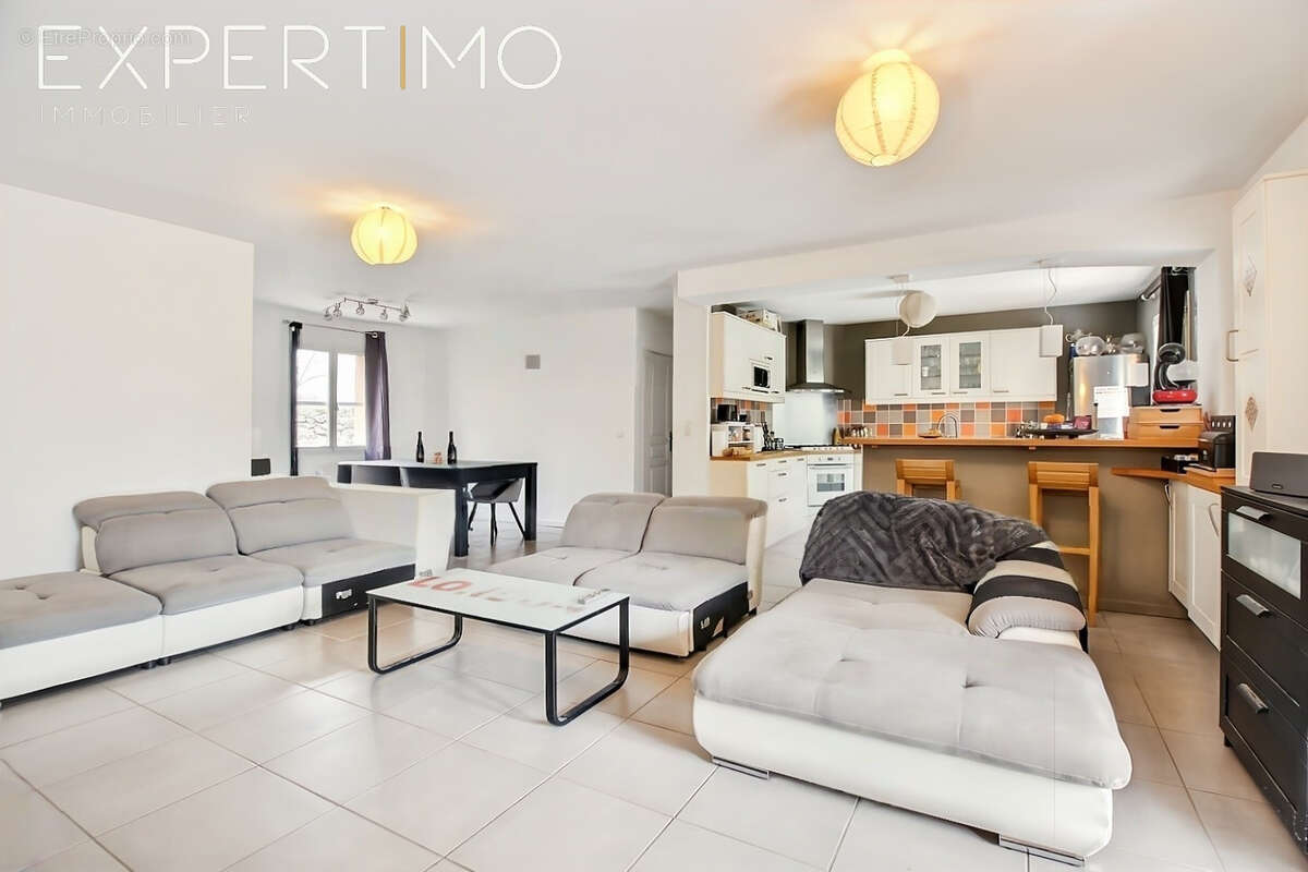 Pourrières : Maison T5 de Plain-Pied avec Piscine et Grand Jardin au Calme - photo 9