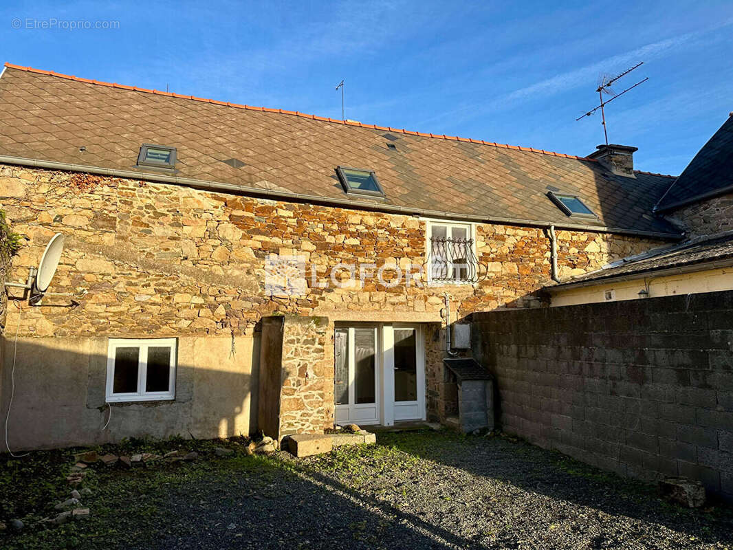 Maison à LEZARDRIEUX