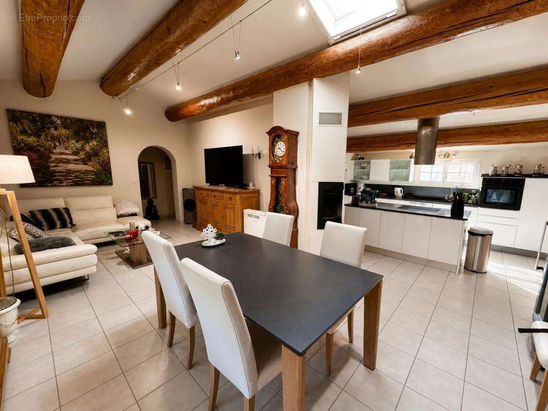 Maison de 9 pièces de 240 m² dans environnement privilégié - photo 3