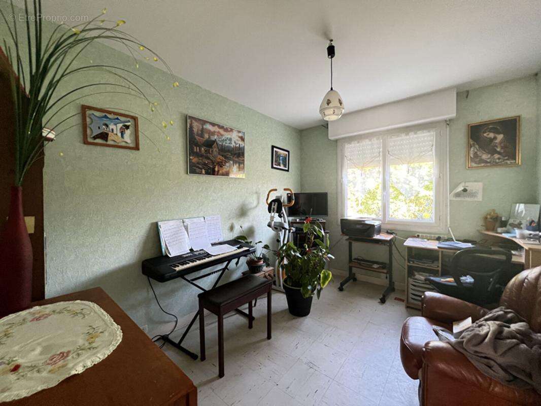 Maison à SAINT-MACAIRE-EN-MAUGES