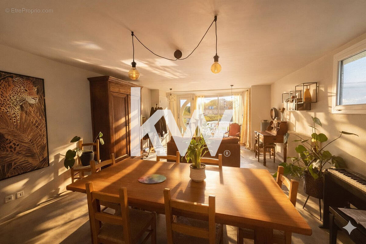 Maison à SAINT-JUST-SAINT-RAMBERT