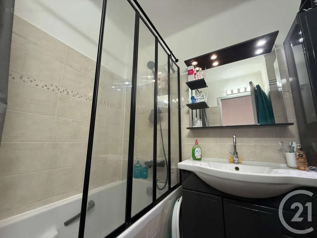 Appartement à ROQUEBRUNE-CAP-MARTIN