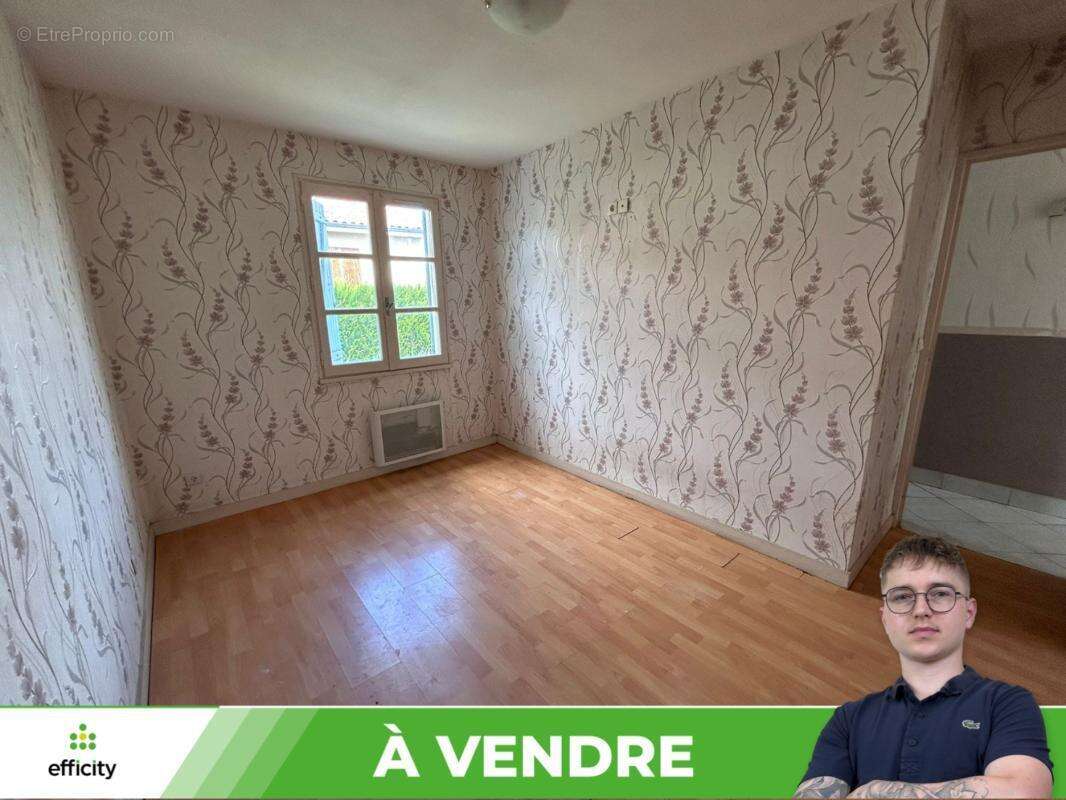 Maison à MONTS-SUR-GUESNES