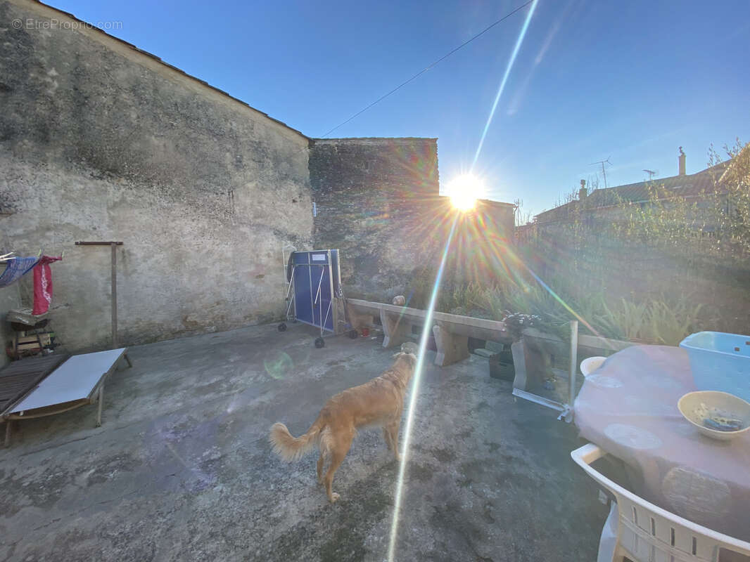 Maison à SAINT-MARCEL-DE-CAREIRET