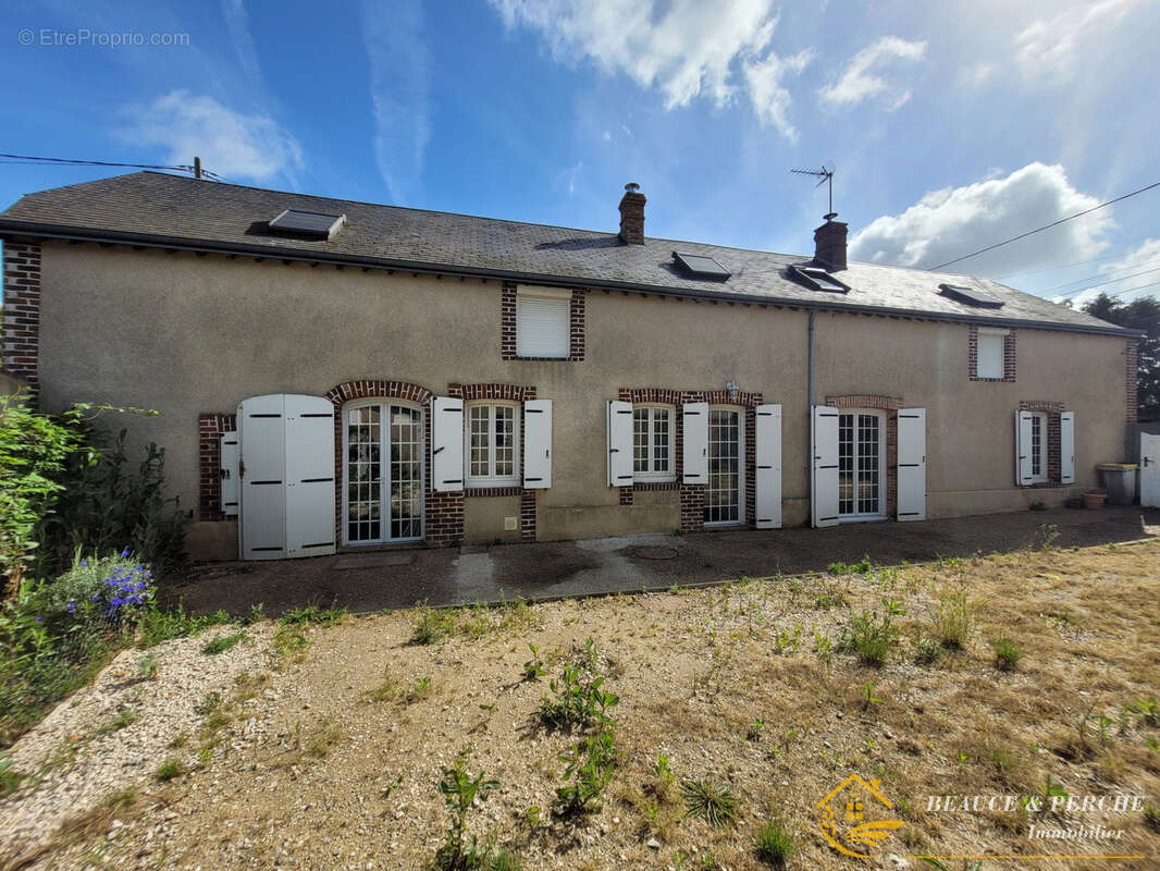 Maison à LUPLANTE
