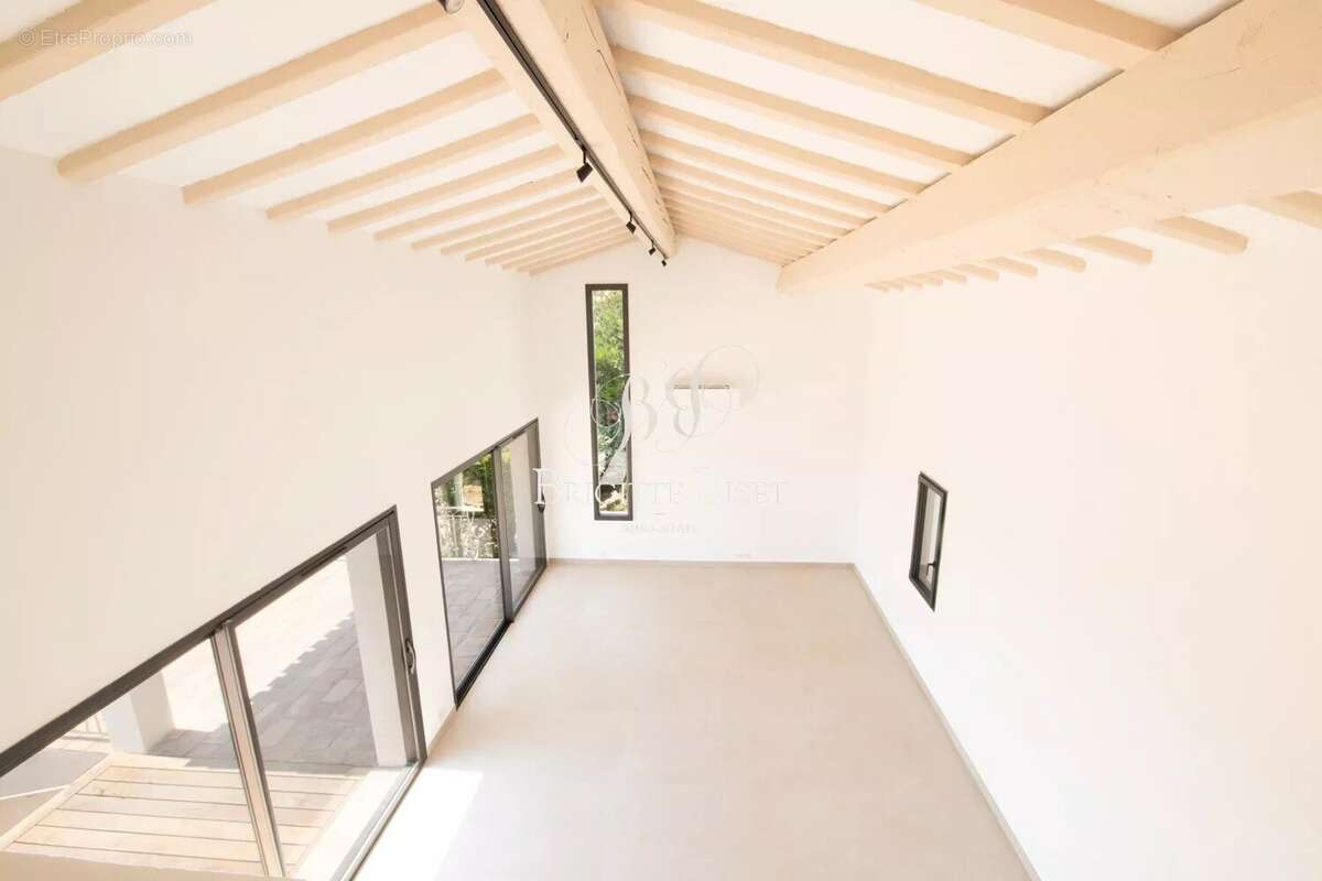 Maison à LES ISSAMBRES
