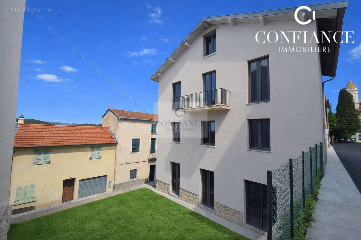 Appartement à LA TURBIE