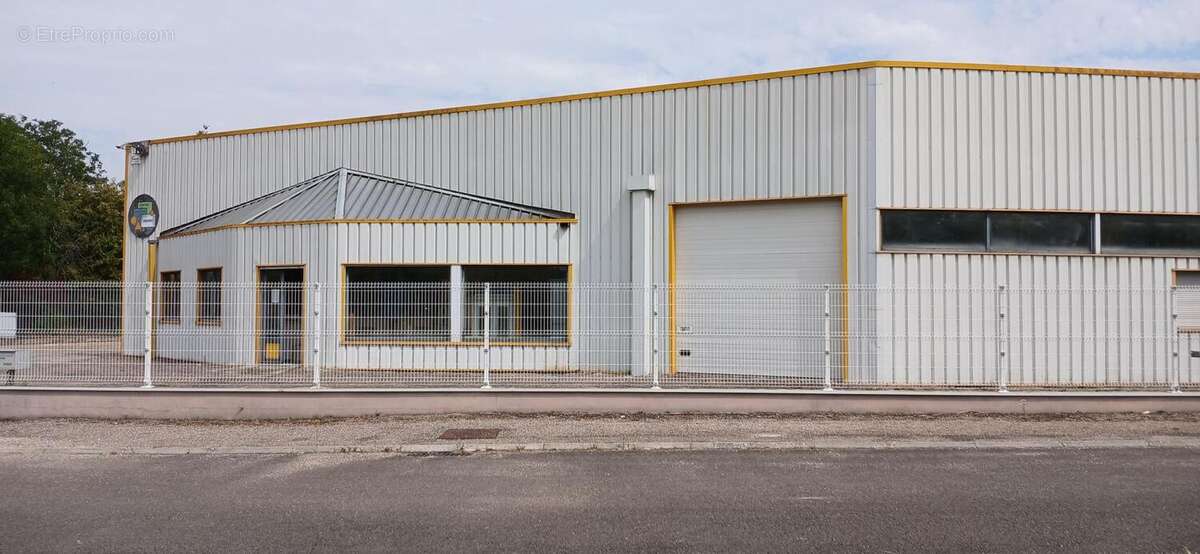 Bâtiment  industriel artisanal 2000 m² Port sur Saône  (70)  Ex-atelier de menuiserie de fabrication - photo 10